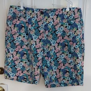 Talbots Woman Floral Bermuda Shorts. Size 20W.